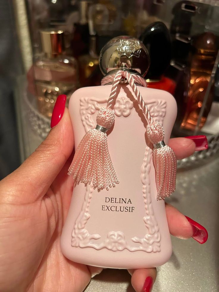 Delina Exclusif